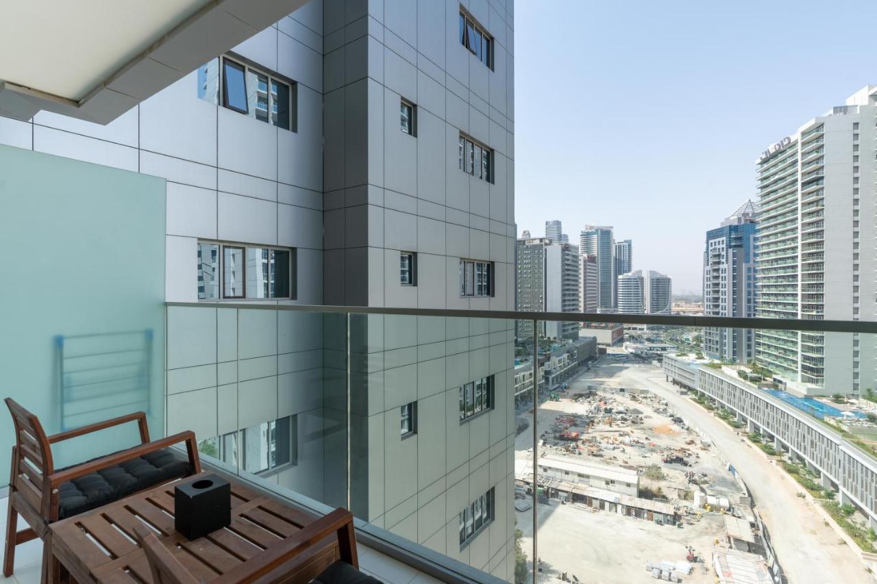 Stunning Studio Near Burj Khalifa Дубай Экстерьер фото